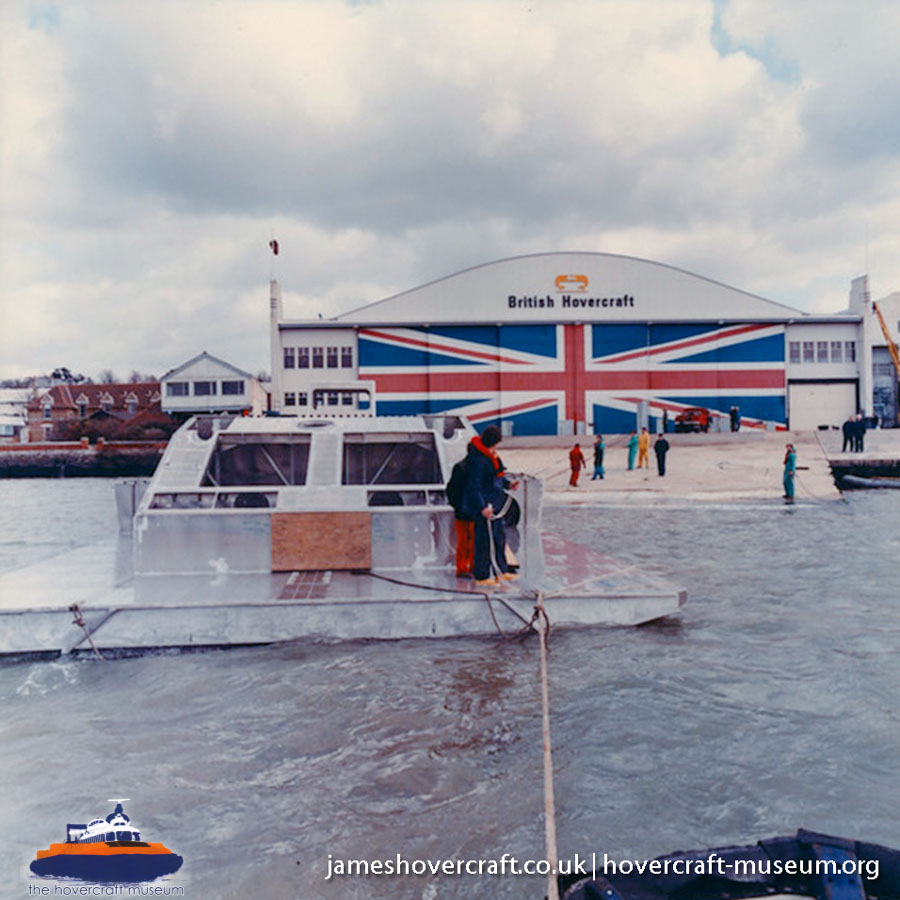 AP1-88 hovercraft number 1 - shipping the superstructure -  (credit: The <a href='http://www.hovercraft-museum.org/' target='_blank'>Hovercraft Museum Trust</a>).